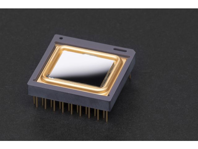 VGA microbolometer thermal detector : Pico640S (640x480)  17µm 