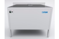 Heated thermostatic bath with digital display