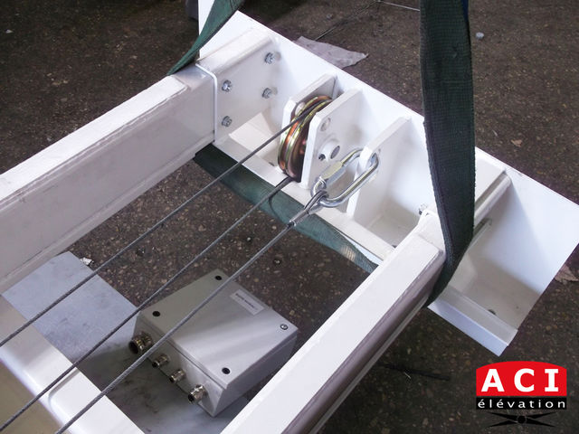 Industrial goods lifts electric MCE