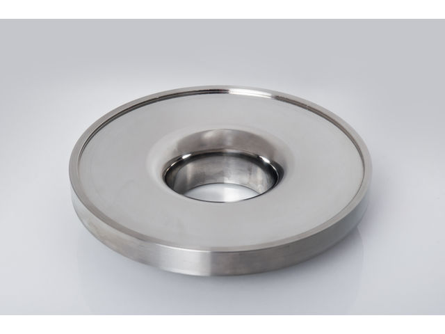 Nozzles for high velocity measurement of non-viscous fluids