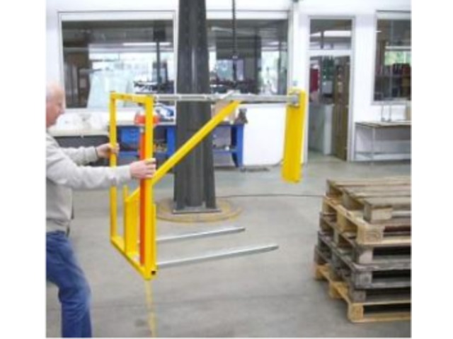 Manipulator of pallets - custom-made ZE solution