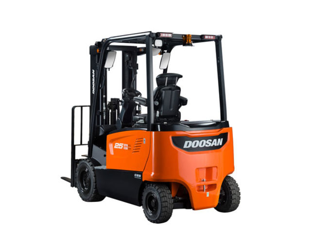 Electric forklifts – 4 wheel 2.2 to 3.5t – 7-Series (80V)