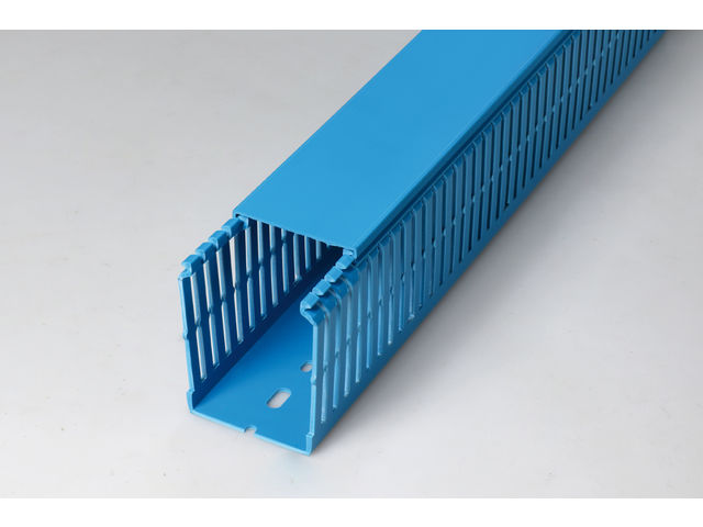 Cable trunking SES® with slots and base punching