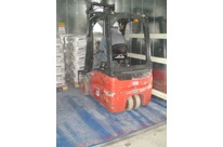 Industrial goods lifts C4