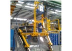 Lifting beams in custom-made suction cups for glazings of train