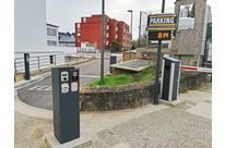System for counting and displaying the number of parking spaces in car parks | Parking counters