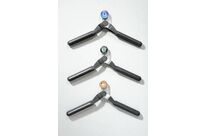 Foldable magnetic clothes hanger