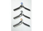 Foldable magnetic clothes hanger
