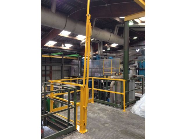 Vertically lifting safety gate | SG3 (AC2M)