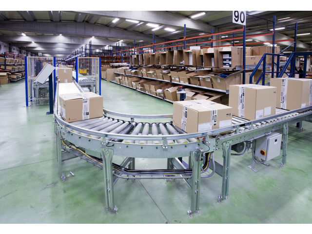 Conveyors systems for boxes