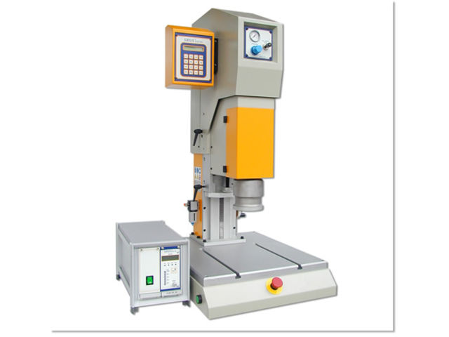 Ultrasonic welding machine