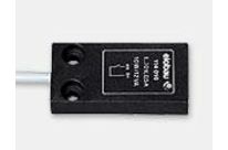 Steel Proximity Switches : Switching distance  4 mm 114010