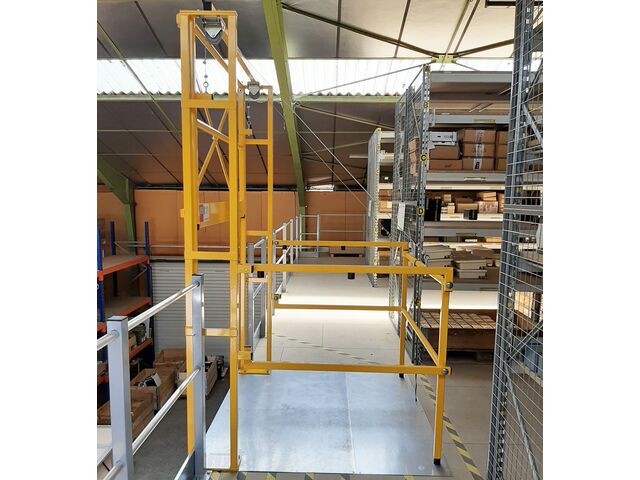 Vertically sliding and folding safety gate | SG44 (AC2M)