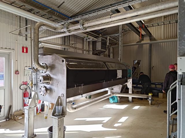 Scew press for sludge dewatering