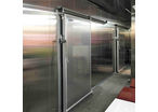 Sliding door for cold chambers 