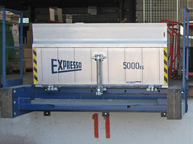 Aluminium stationary drawbridge leveller