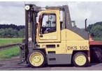 Narrow-aisle reach truck