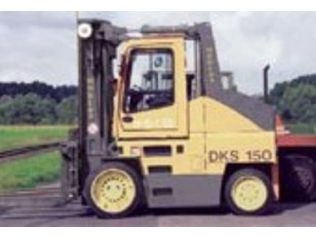 Narrow-aisle reach truck