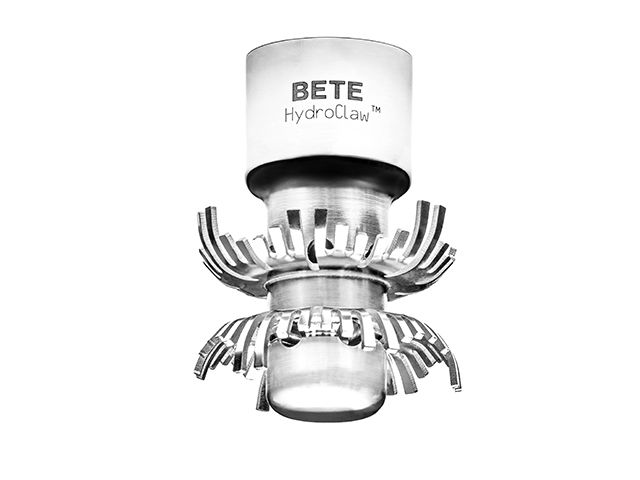 Clog resistant tank cleaner HydroClaw