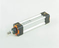 Double effect pneumatic cylinder