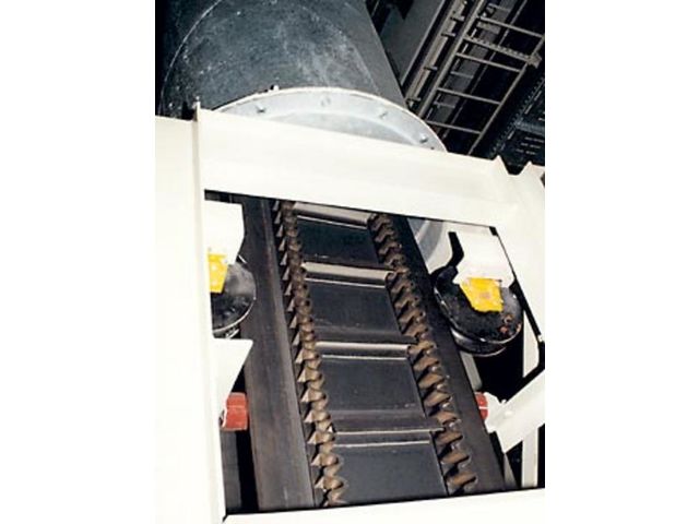 Conveying Systems: Vertical conveyors