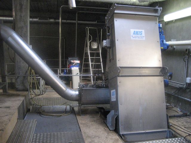 Multi-rake screen