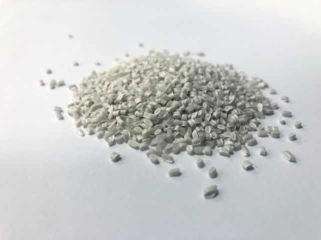 WHITE CONDUCTIVE FLUOROPOLYMERS COMPOUNDS &amp; MASTERBATCHES