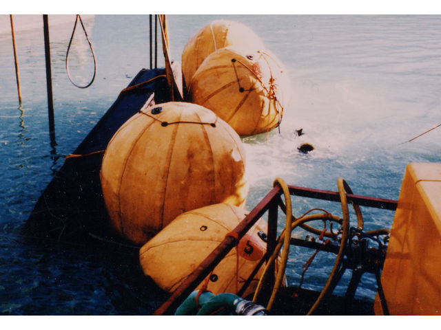 Submarine lifting bags : PSM