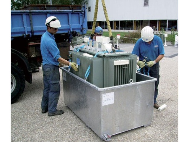 Containment bunds for transport of electrical transformers