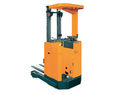 Frontal fork lift truck