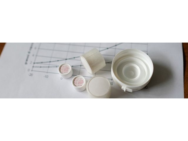  Desiccant canisters