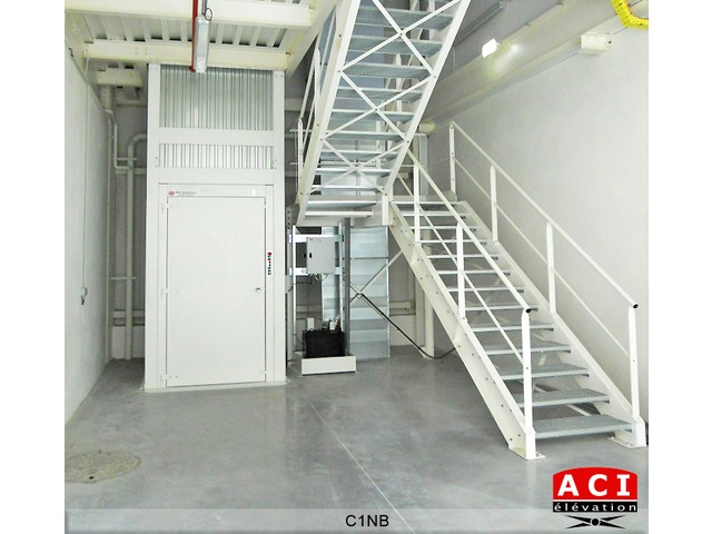 Industrial goods lifts C1NB - 1 colonne