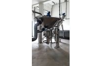 Sand washer with rotating agitator