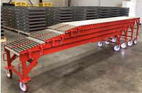 Telescopic roller conveyor