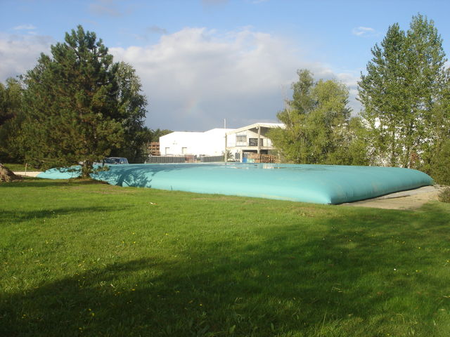 Flexible tank for water