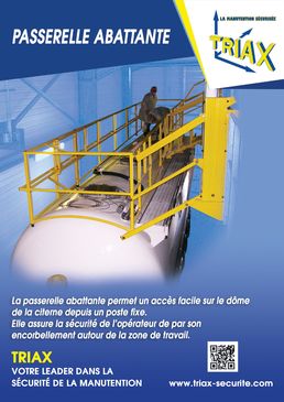 Folding stairs guaranteeing safe access on the top of the domes