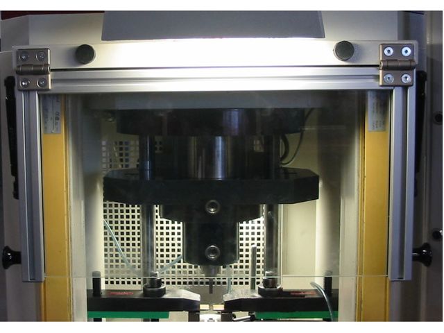 Operator’s safety for high-precision hydraulic press HUMARD®