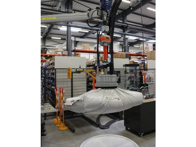 Manipulator of bags by prehension