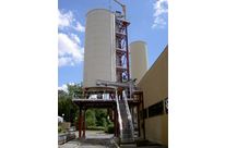 Vertical screw conveyor