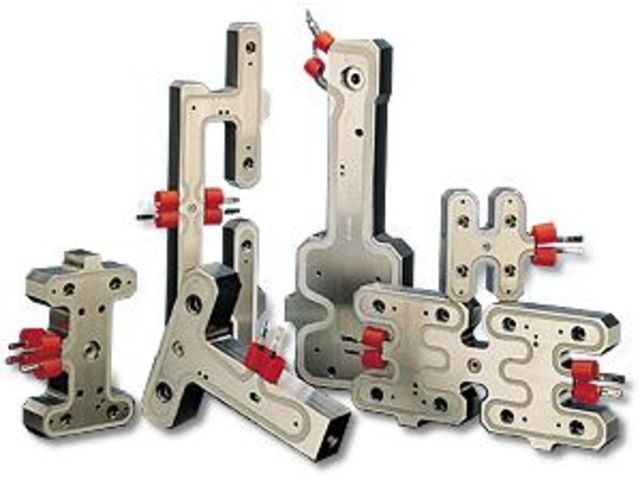 Hot runner manifolds