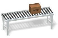 Free roller conveyor for boxes, parcels and pallets