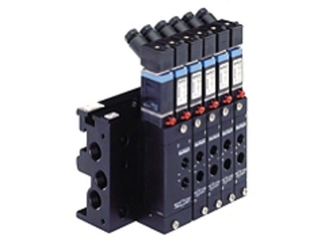 Spool valve with threaded port : Type 0450