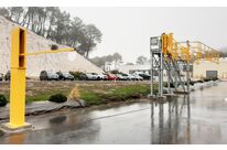 Folding stairways with access platform and lift gate for tank domes | AC2M