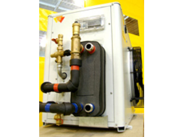 Water cooler for swimming pools at