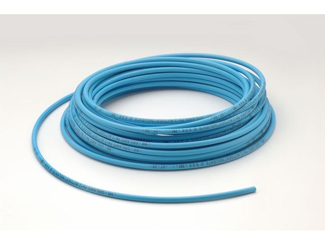 Self-extinguishing polyamide tube for compressed air