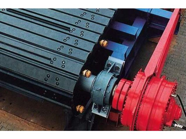 Mineral processing: Apron feeders