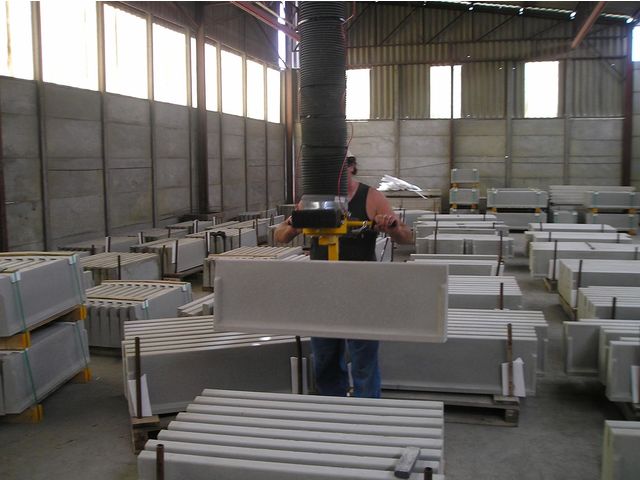 Vacuum Lifting and Handling System for Concrete Products | MANUPAC