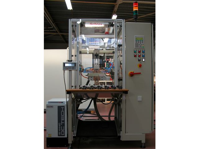 Half-automatic welding machine for diodes / plate