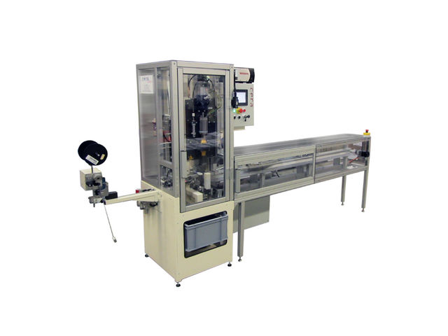 ULTRASONIC CUTTING, CR-US - Machine to cut ribbons, straps by sonics.