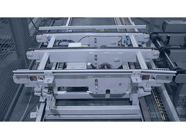 Shuttle - pallet transporter